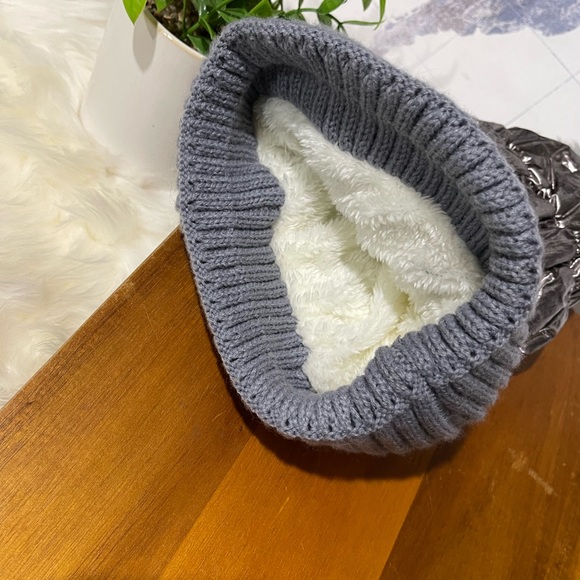 BP pom pom faux fur gunmetal Beanie new with tags - Picture 8 of 8